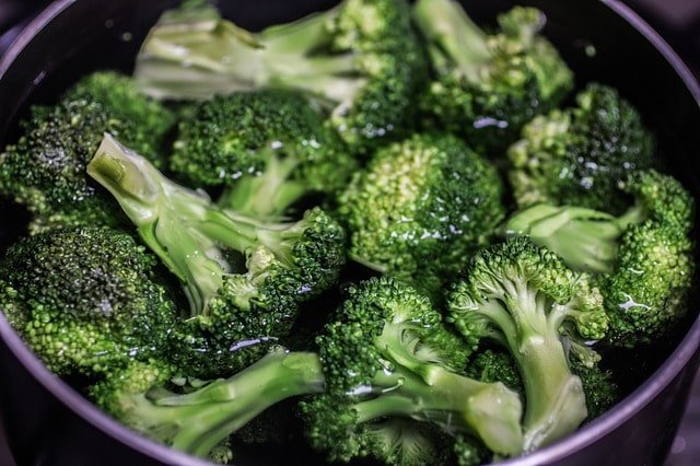 how to eat or use broccoli